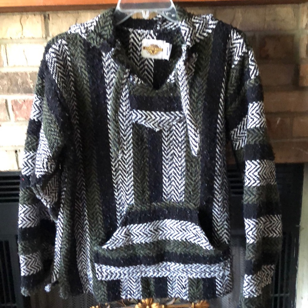 Hooded drug rug XL new never worn hoodie